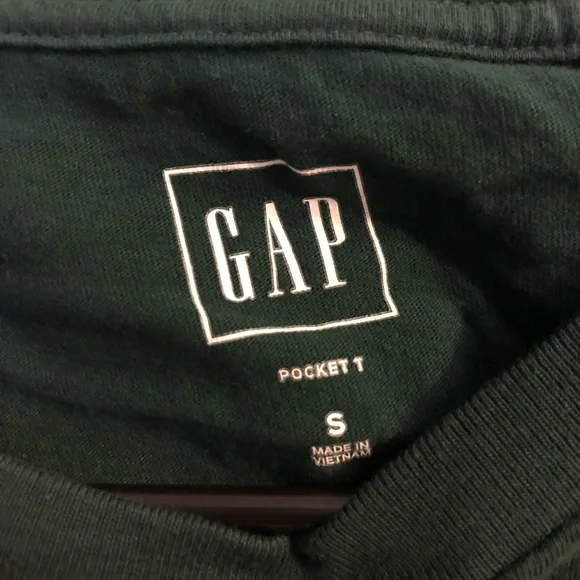 Gap t shirt - Picture 2 of 3